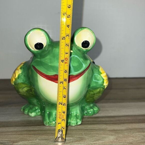 Vintage Whimsical Handpainted Ceramic Frog Coin Piggy Bank W/ Stopper Coin Bank - Picture 5 of 7